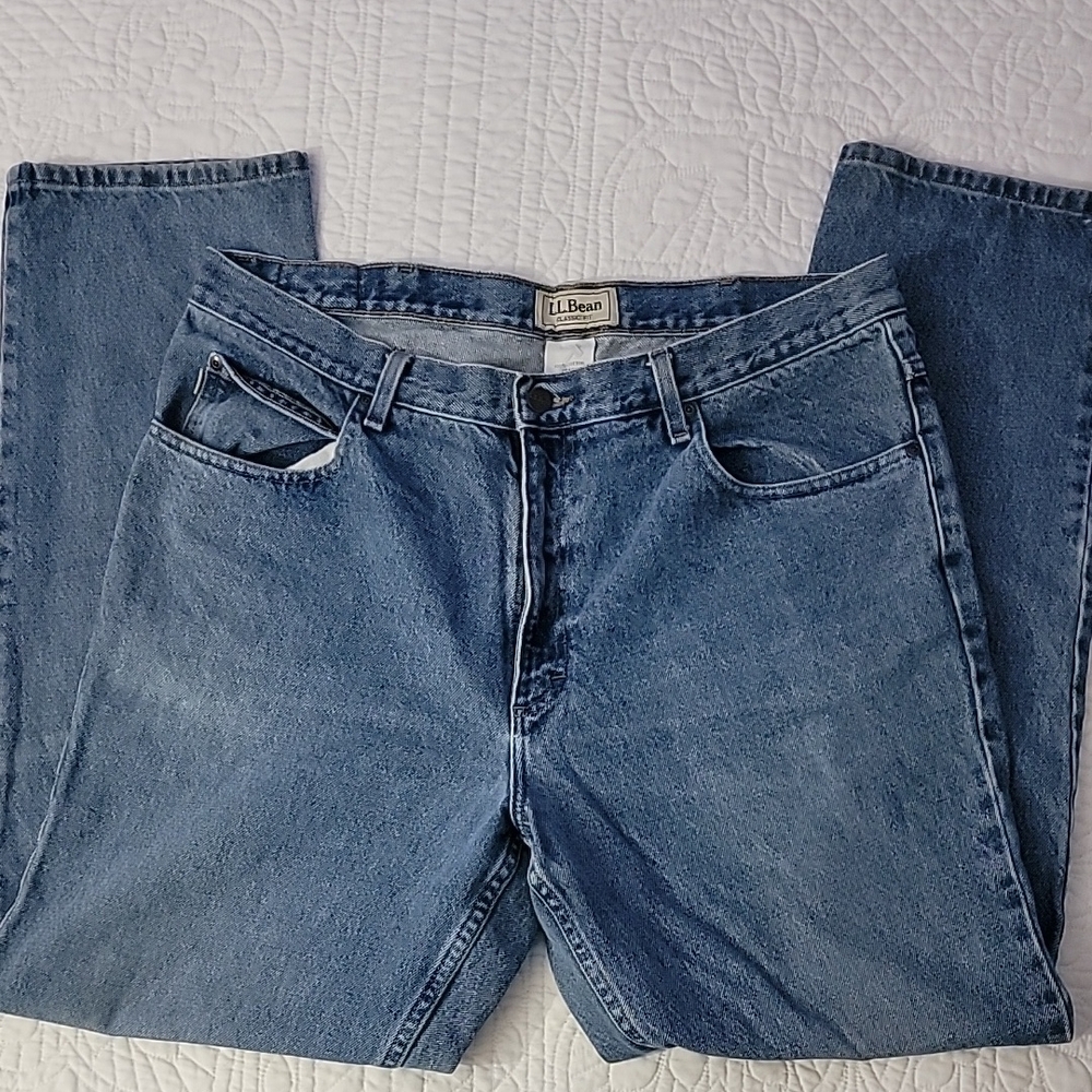 L.L. Bean Men's Classic Fit Blue Jeans 100% Cotton 38X32 Medium Wash